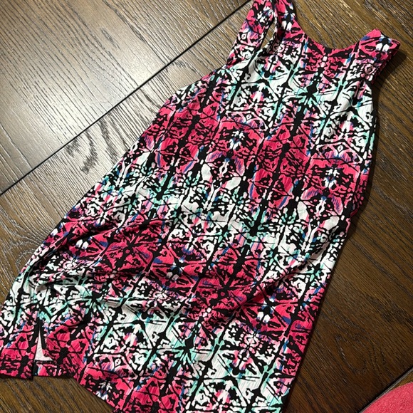 Tart Tops - Tart – Marrissa Tank
MOTLEY GEO - size Small - like new!